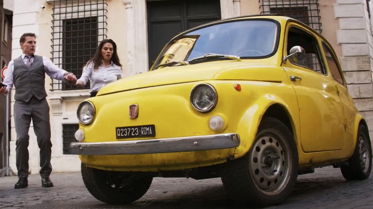 Wie Lupin III, Ethan und Grace haben noch ein Fluchtauto: Den gelben Fiat 500